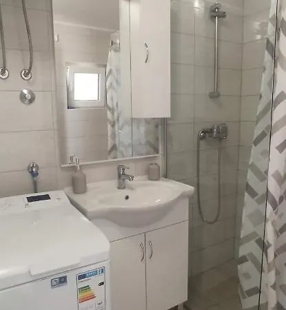 Lun Apartment Vir