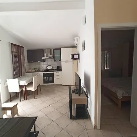 Apartment Lun Vir