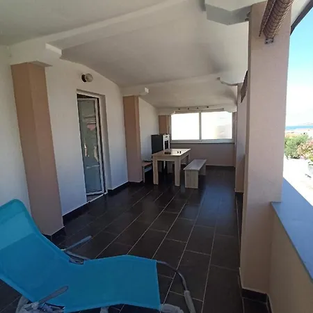 Lun Apartment