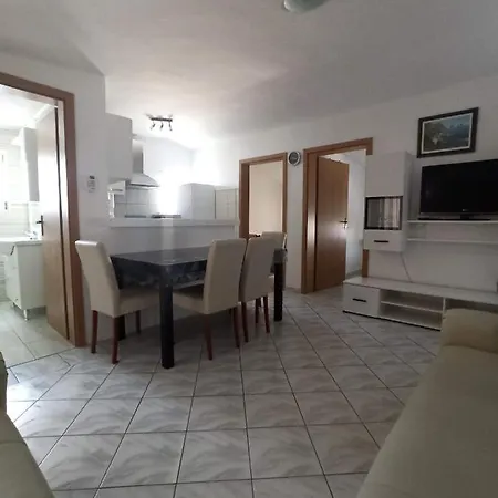 Apartment Lun Vir