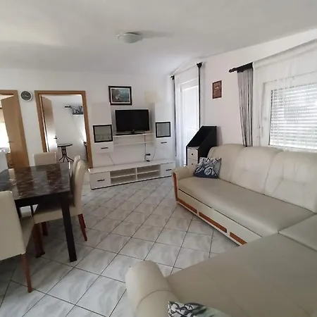 Apartment Lun Vir