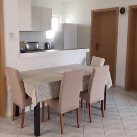 Apartment Lun *