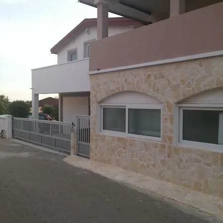 Apartment Lun