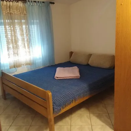 Lun Apartment Vir