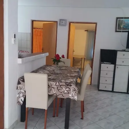 Apartment Lun