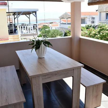 Lun Apartment Vir
