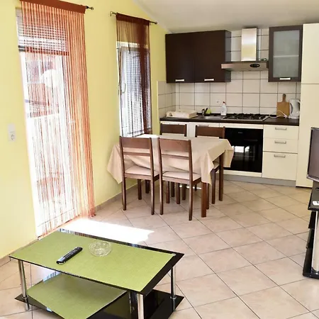 Apartment Lun *