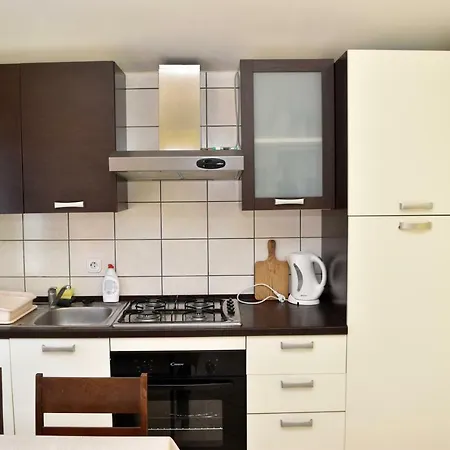 Apartment Lun Vir