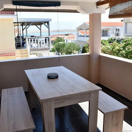 Apartment Lun *